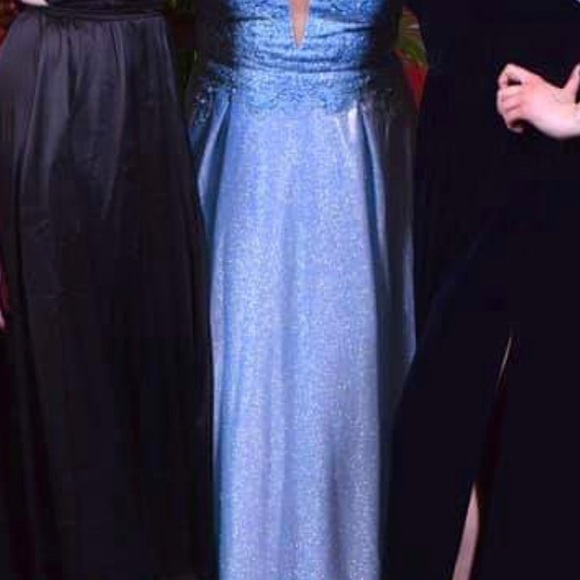 Prom dress - Picture 1 of 3